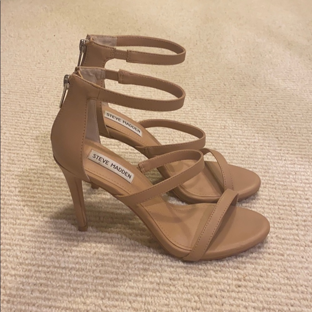 Steve Madden Tan Heels. Size 8.5